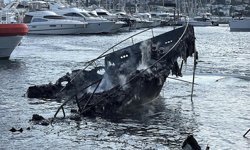 Bodrum'da marinadaki yangında batan 7 motoryatın enkazı kaldırılıyor