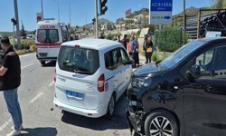 Bodrum'da trafik kazasında 2 Sahil Güvenlik personeli hafif yaralandı, kaza kamerada