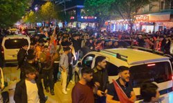 Bursa'da Galatasaray taraftarlarından galibiyet coşkusu