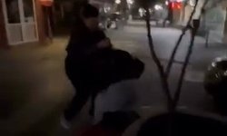 Bursa'da genç kızların saç saça kavgası kamerada