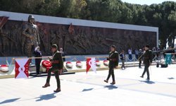 Çanakkale Kara Savaşları'nın 111'inci yıl dönümünde şehitler anıldı