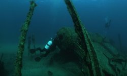 Çanakkale'de batırılan HMS Triumph zırhlısının enkazından, 110 yıl sonra denizci feneri çıkarıldı
