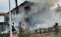 Çanakkale'de yangın çıkan villa kullanılamaz hale geldi