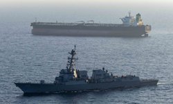 CENTCOM: Bir petrol tankerinin İran'a geçişini engelledik