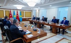 Cumhurbaşkanı Yardımcısı Yılmaz, Kazakistan Başbakanı Bektenov ile görüştü