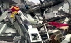 Deprem davasında 'şov' tartışması gerginliğe neden oldu; 1 tahliye