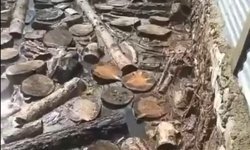 Derenin taştığı köyde ev ve ahırları su bastı