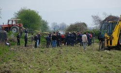 Devrilen traktörün sürücüsü hayatını kaybetti