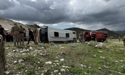 Diyarbakır'da midibüs devrildi: 1 ölü, 12 yaralı