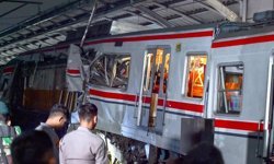 Endonezya'da tren kazası: 14 ölü, 84 yaralı