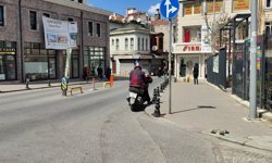 Fatih'te ambulans ile çarpışan motosikletin sürücüsü hayatını kaybetti; kaza anı kamerada