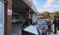 Fenalaşan sürücüyü, jandarma hastaneye yetiştirdi; o anlar kamerada
