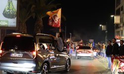 Galatasaray'ın derbi galibiyeti İzmir'de coşkuyla kutlandı