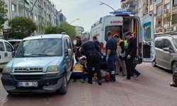 Hafif ticari araç ile çarpışan motosikletin sürücüsü Sude, hayatını kaybetti; kaza anı kamerada