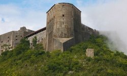 Haiti'de tarihi kalede izdiham: 30 ölü