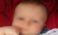 Harabe evde bulunan ve 'Geçici Koruma Kimlik Belgesi' çıkarılan Nazar, ilkokula başlayacak