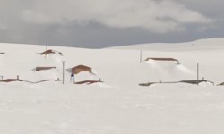 Havalar ısındı, Bülbülan Yaylası'nda kışın kara gömülen evler ortaya çıktı