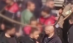 İsrail Konsolosluğu önündeki çatışmada şüphelilerden birinin yakalandığı anlar kamerada