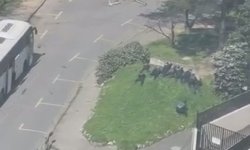 İsrail Konsolosluğu'nun da bulunduğu binanın önünde çatışma