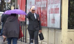 İstanbul- İstanbul'da haftanın son iş gününde yağmur etkili oluyor