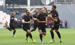 İzmir Çoruhlu FK kurtuluş arıyor