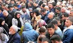 Kahramanmaraş'ta okuldaki saldırıda yaşamını yitiren öğrenciler toprağa verildi