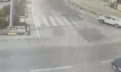 Kamyonun çarptığı Aysu hayatını kaybetti; kaza kamerada