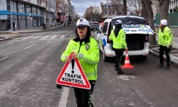 Kars trafiği, kadın polislere emanet