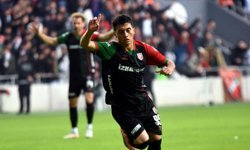 Karşıyaka'da Berat'a Fransız kancası