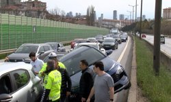 Kartal'da 6 aracın karıştığı zincirleme kaza