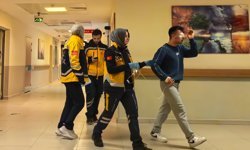 Kesim sırasında fırlayan ağaç parçası gözüne saplandı