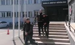 Kontak anahtarı üzerinde bırakılan kargo aracını çalan 2 şüpheli takiple yakalandı