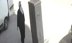 Kriko kaydı, tamir etmeye çalıştığı minibüsün altında kalıp, yaralandı