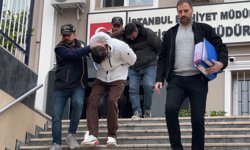 Lüks otomobillerden 'Hayalet ekran' çalan 2 şüpheli yakalandı