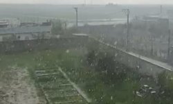 Mardin'de yarım saatlik sağanakta cadde ve sokaklar göle döndü (2)