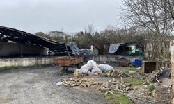 Meyve deposundaki yangının boyutu, gün ağarınca ortaya çıktı