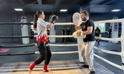 Milli muay thai sporcusu liseli Beyza'nın hedefi Avrupa ve dünya şampiyonluğu