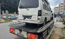 Minibüsüyle ters yönde ilerleyip trafiği tehlikeye atan sürücüye ceza