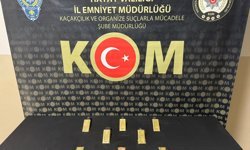 Motosiklet sürücüsünün sırt çantasından 8 kilo kaçak saf altın çıktı