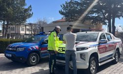 Motosikleti yüzüstü yatarak kullanan sürücüye 88 bin TL ceza