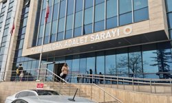 Okuluna saldırı yapacağına yönelik mesaj atan lise öğrencisi adliyede