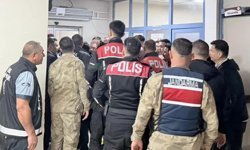 Ortaokul öğrencisi tüfekle oynarken kazara arkadaşını vurdu