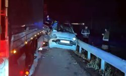 Otomobil ile kamyon çarpıştı: 1 ölü, 4 yaralı
