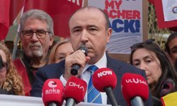 Özel İtalyan Lisesi öğretmenleri İstanbul İl Milli Eğitim Müdürlüğü'nün önünde eylem düzenledi