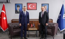 Özgür Özel, Anahtar Parti Genel Başkanı Yavuz Ağıralioğlu ile görüştü