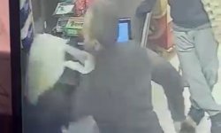 Pendik'te poşet nedeniyle tartıştığı kasiyeri yumruklayarak darbetti