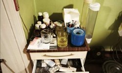 Polis tarafından aranırken sağlıksız ortamda diş polikliniği çalıştırırken yakalandı