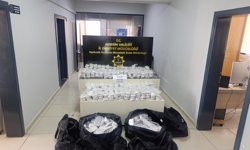 Polisin takip ettiği kamyonetten yaklaşık 185 kilo esrar ele geçirildi