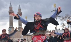 Polislerden helikopterde 'üzüm salkımı' gösterisi