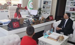 Rektörlük makamını devralan çocuklardan 'Kartal Dansı'